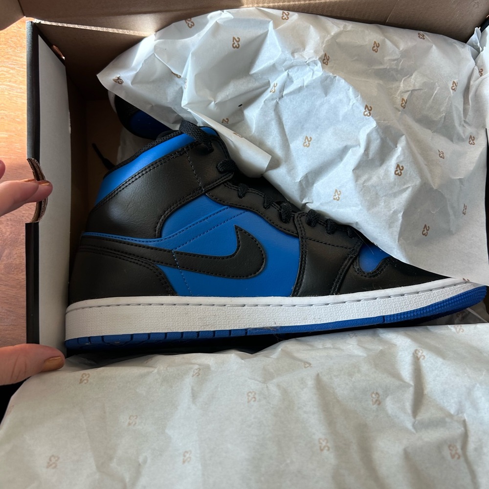 Air Jordan 1 mid size 10 men